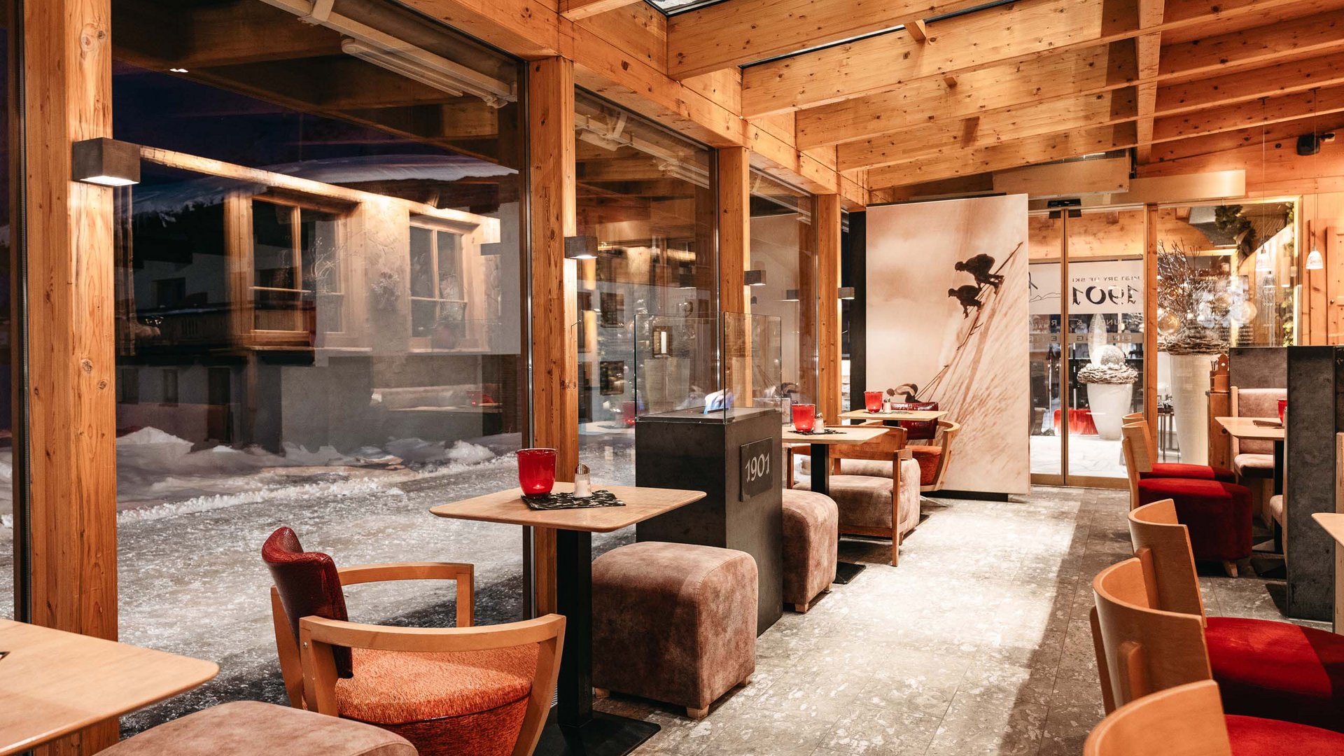 Die Lounge-Bar in Ihrem Skihotel am Arlberg